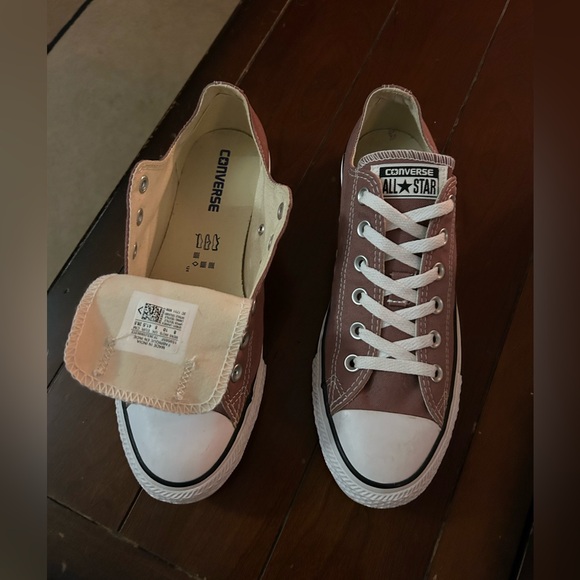 NWOT Converse All-Star canvas, low tops. Men's size 8, women’s size 10. - Picture 4 of 6